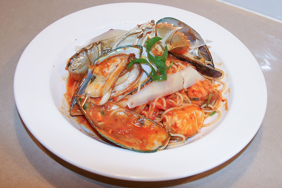 Dining table set at Gambinos Italian Ristorante.