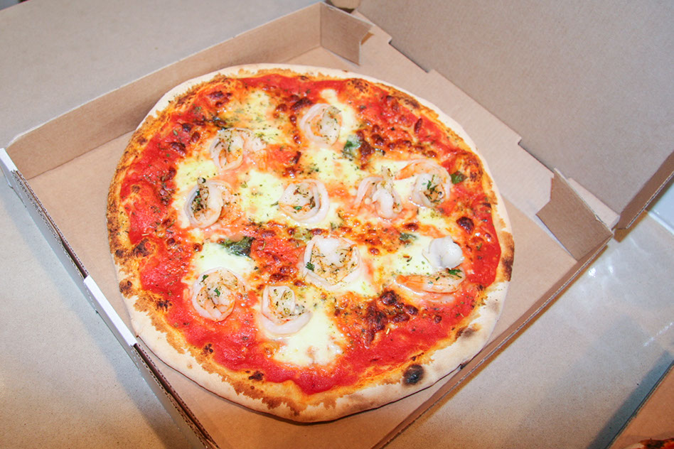 Interior view of Gambinos Italian Ristorante.