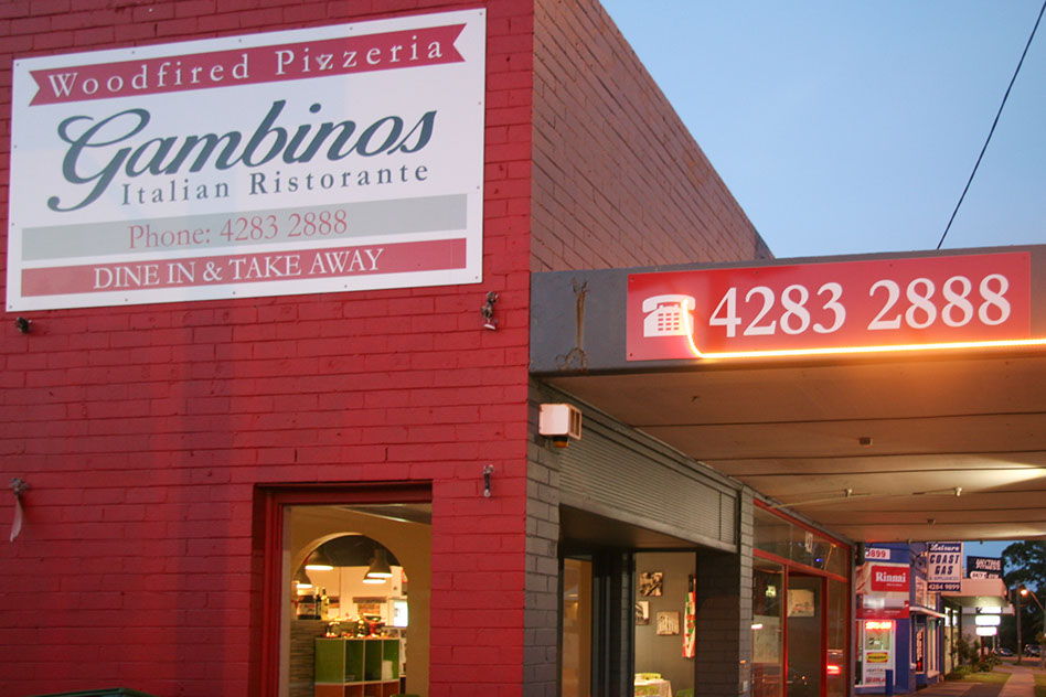 Dining details at Gambinos Italian Ristorante.